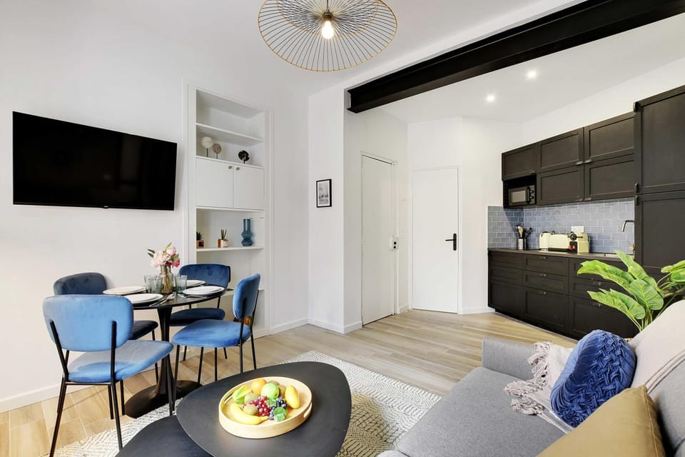 TV and multimedia, Kitchen or kitchenette, Living room, Dining area