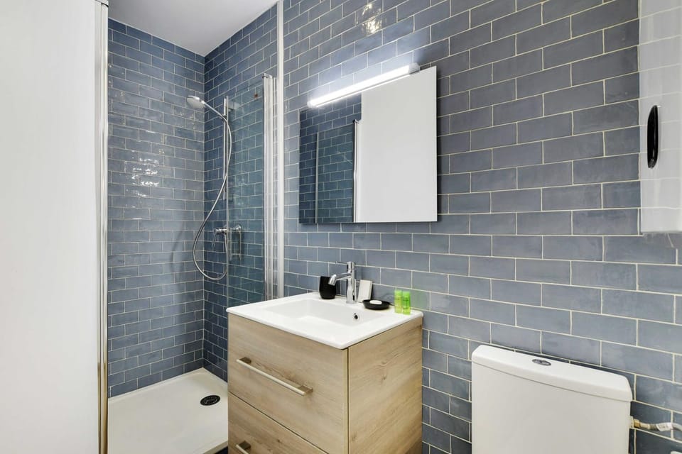 Shower, Toilet, Bathroom