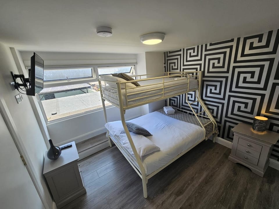 Bed, Bedroom, bunk bed