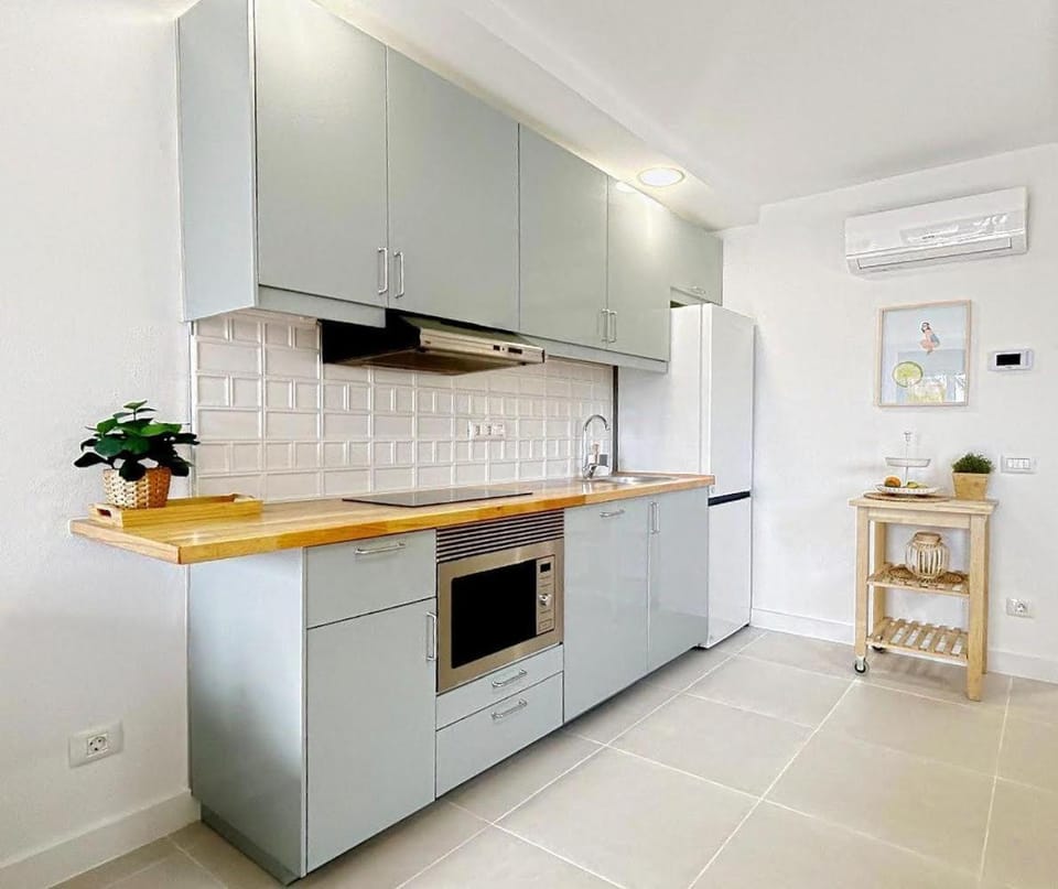 dishwasher, microwave, stove