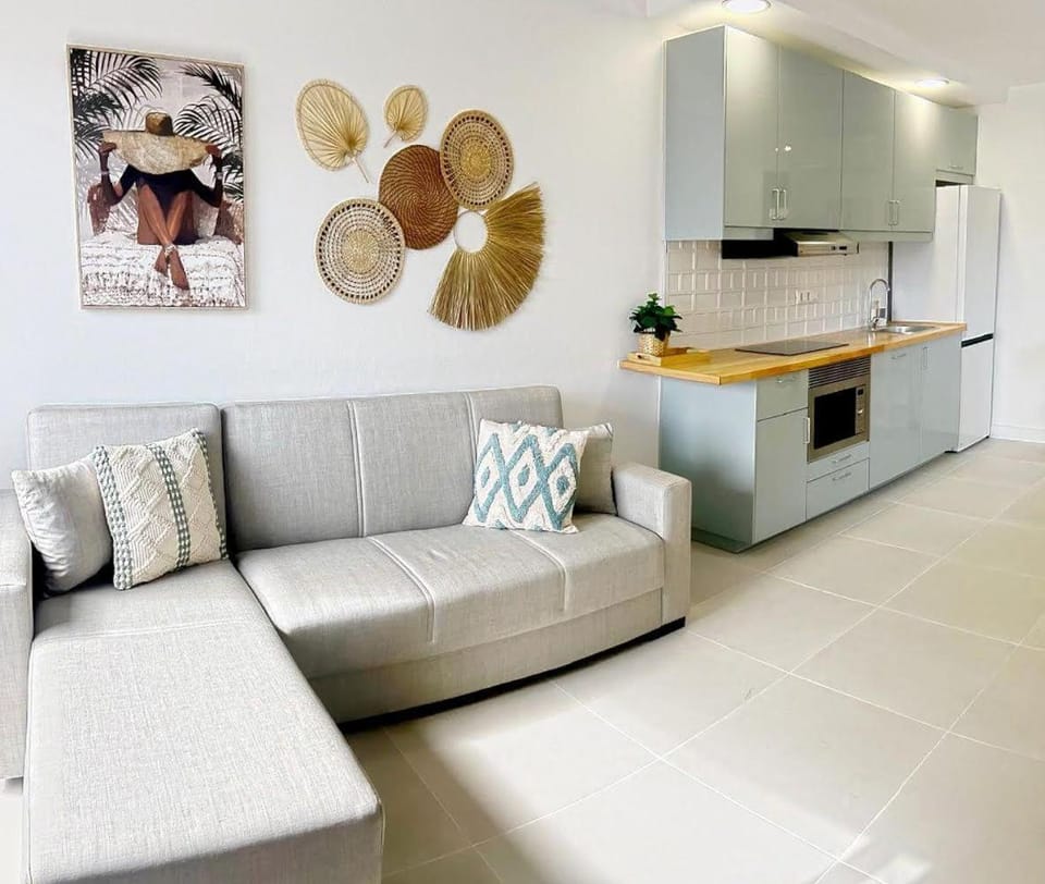Kitchen or kitchenette, Living room