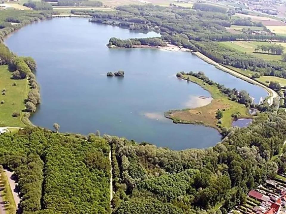 Lake Harelbeke House in Flanders