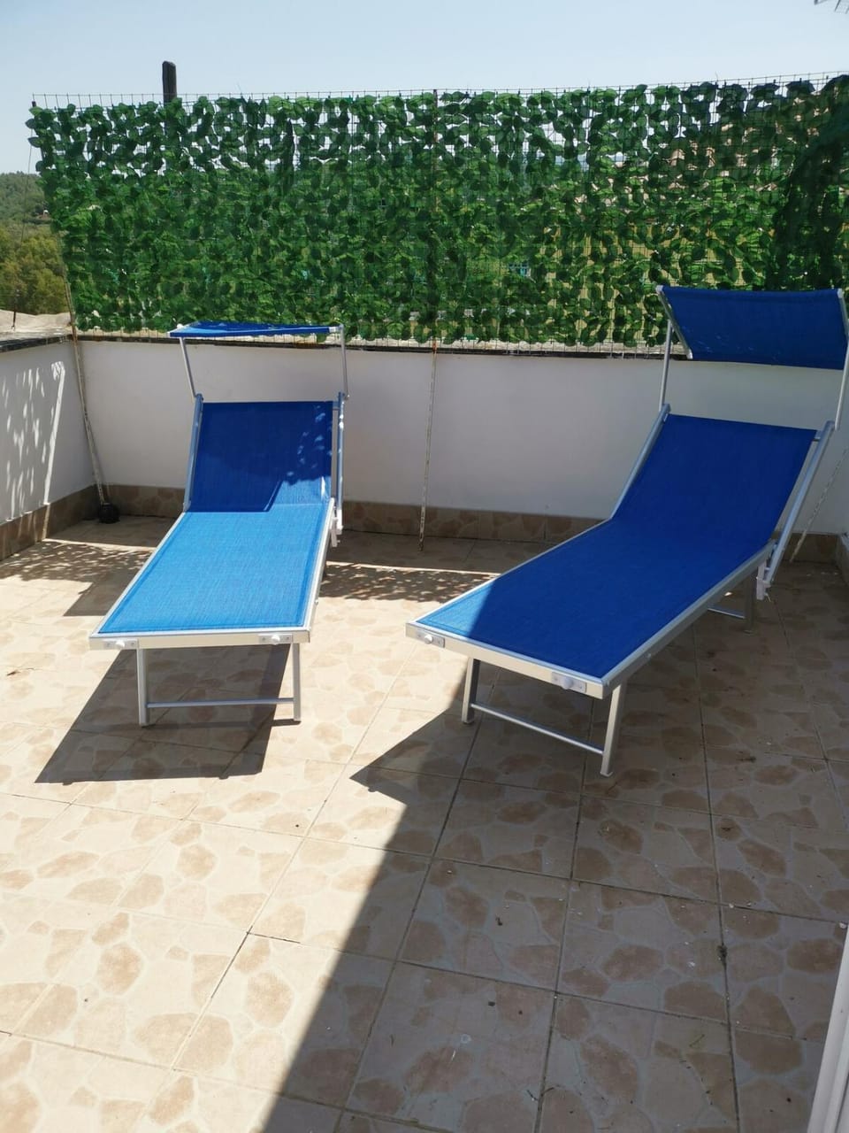 Balcony/Terrace, sunbed