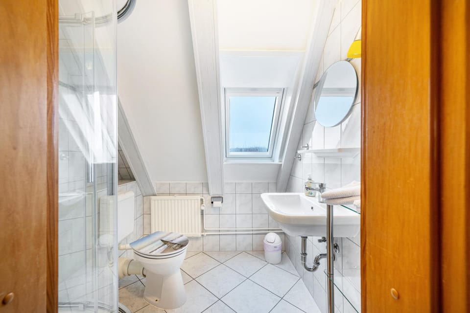 Bathroom, Living room