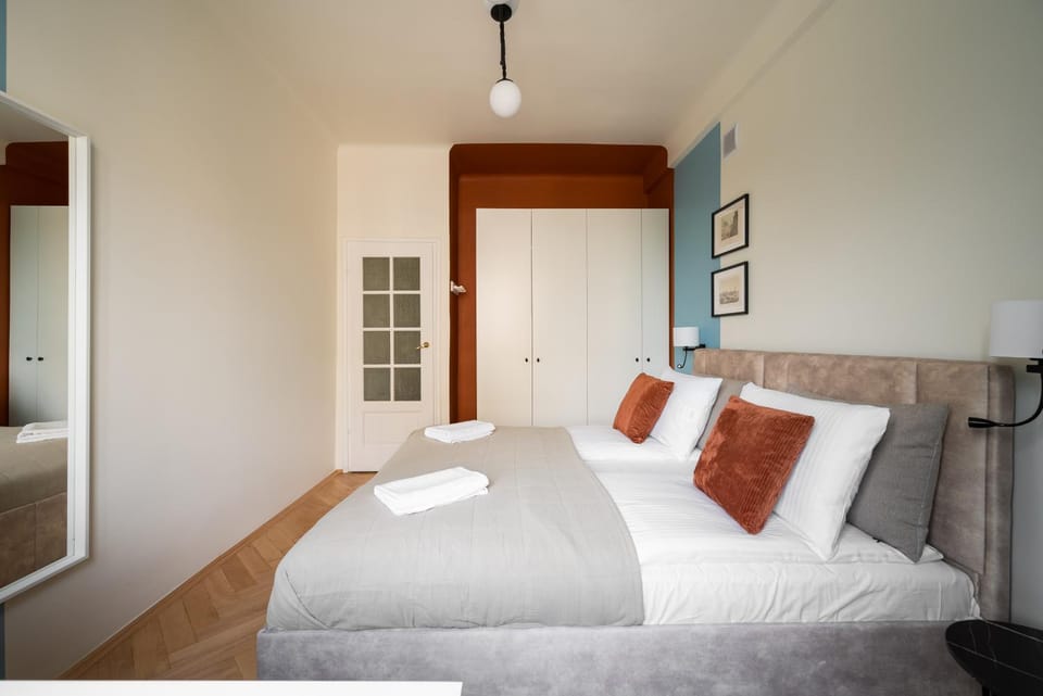 Bed, Photo of the whole room, Bedroom, towels, wardrobe