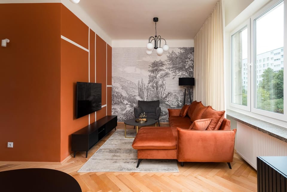Communal lounge/ TV room, TV and multimedia, Living room, Seating area, Evening entertainment