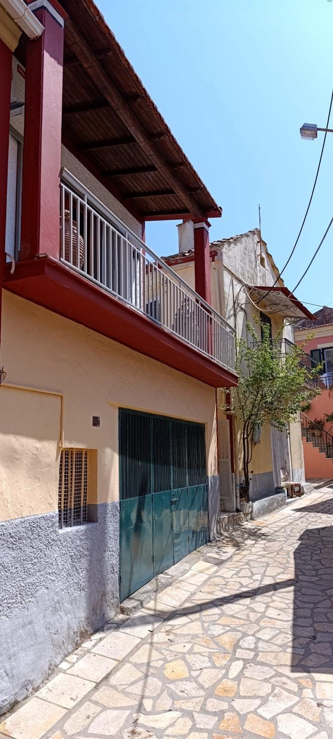 Lais Apartment in the old square of Liapades Apartment in Corfu, Greece