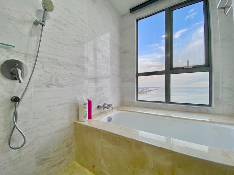 Silverscape Residence 2 Bedrooms Suite by MJ Holiday Apartment in Malacca