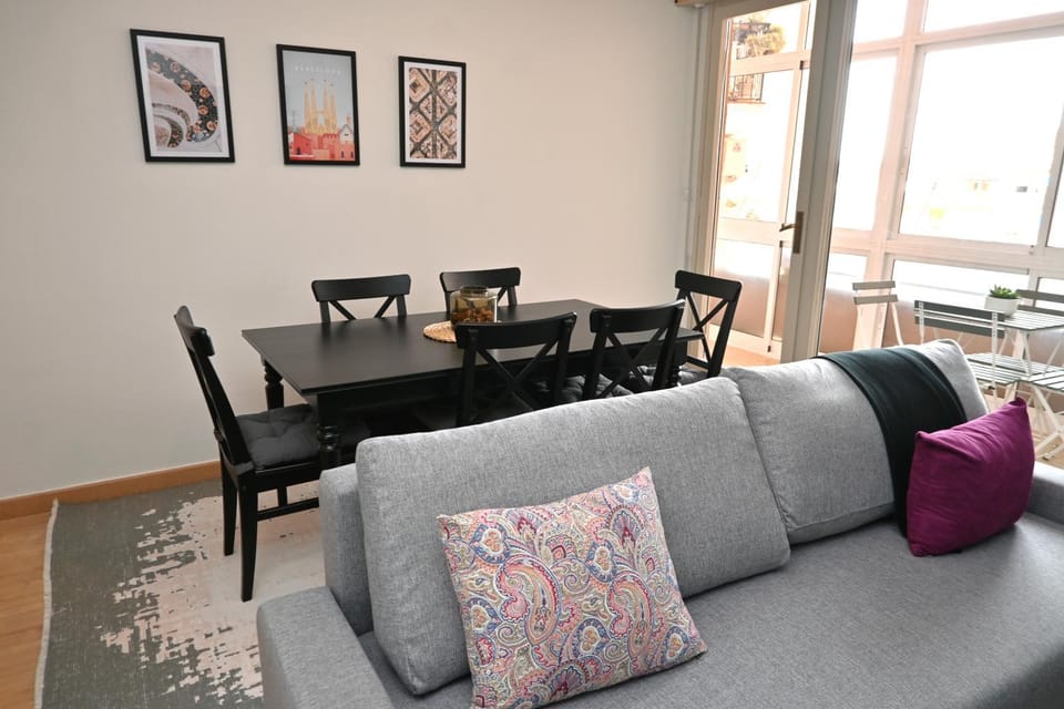 Living room, Seating area, Dining area