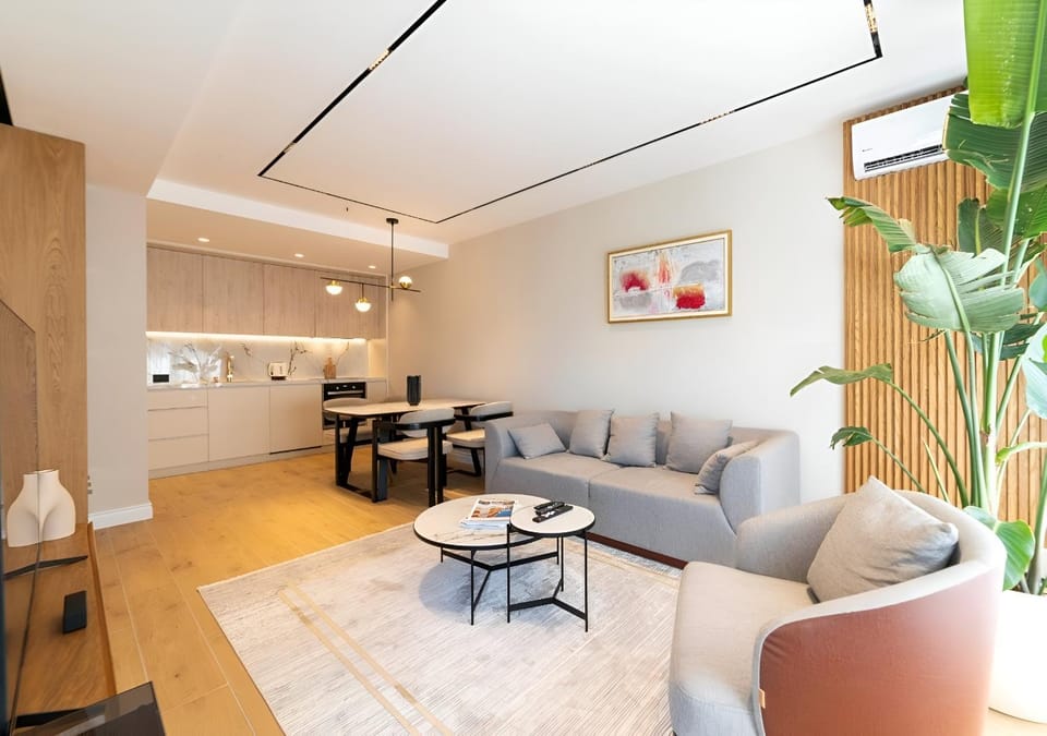 Kitchen or kitchenette, Living room, Seating area, Dining area