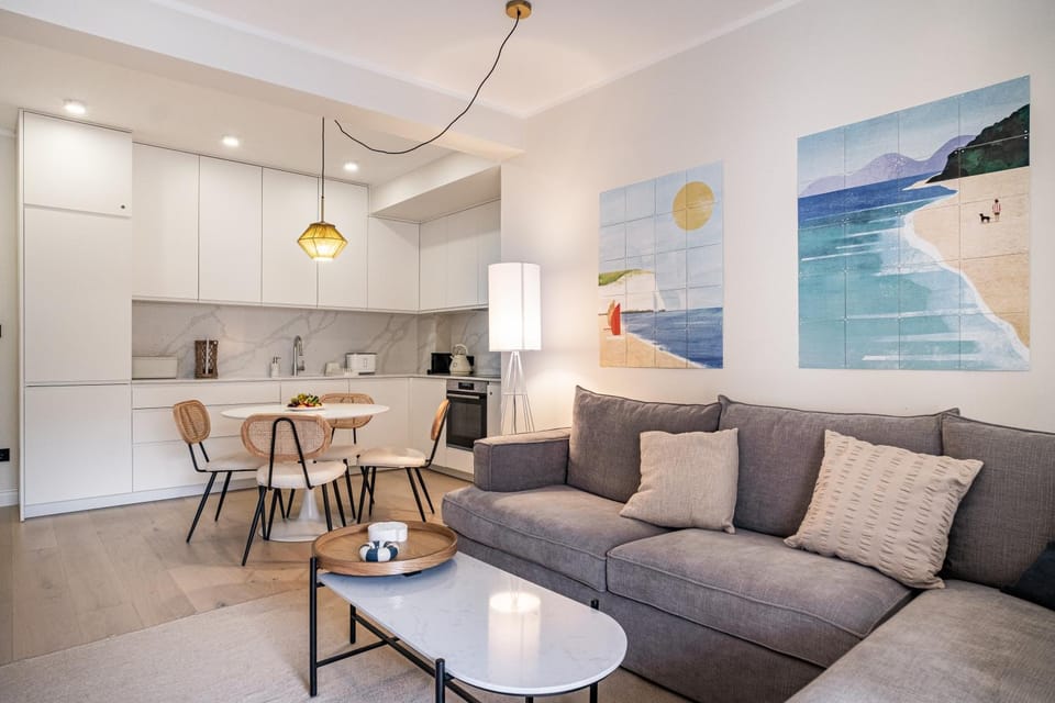 Kitchen or kitchenette, Living room, Seating area, Dining area