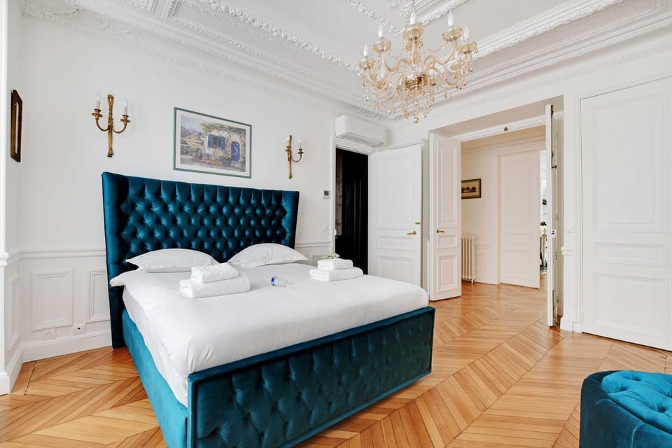 Bed, Bathroom, Bedroom, towels