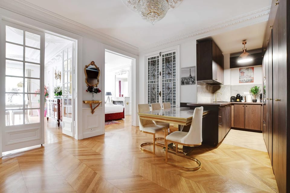 Kitchen or kitchenette, Dining area, Bedroom