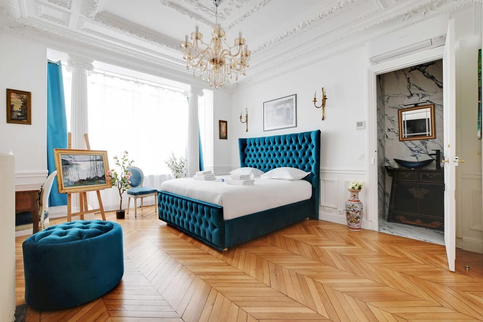 Bed, Bathroom, Photo of the whole room, Bedroom