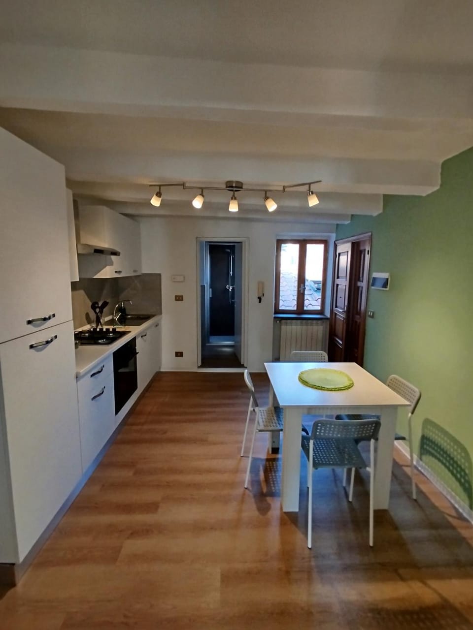 Kitchen or kitchenette, Living room