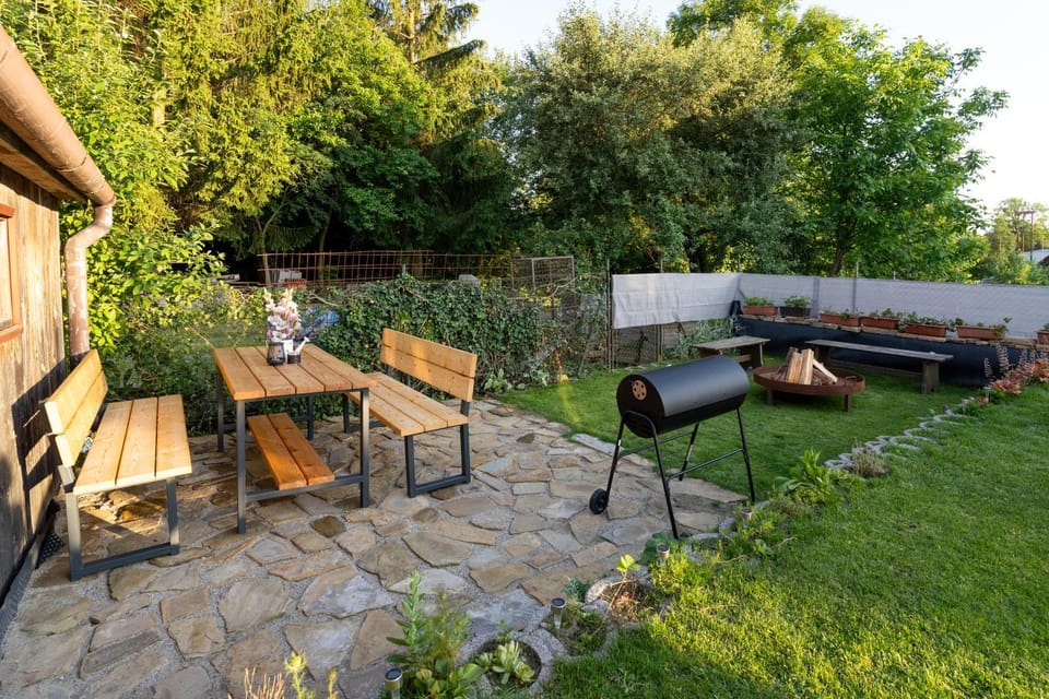 BBQ facilities, Seating area
