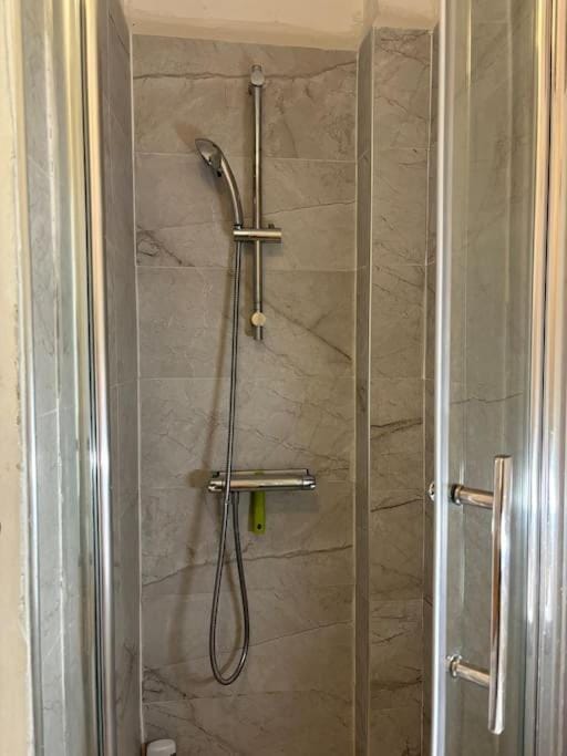 Studio climatisé - 3min à pied Gare Saint Charles - 15 min à pieds du Vieux port Apartment in Marseille