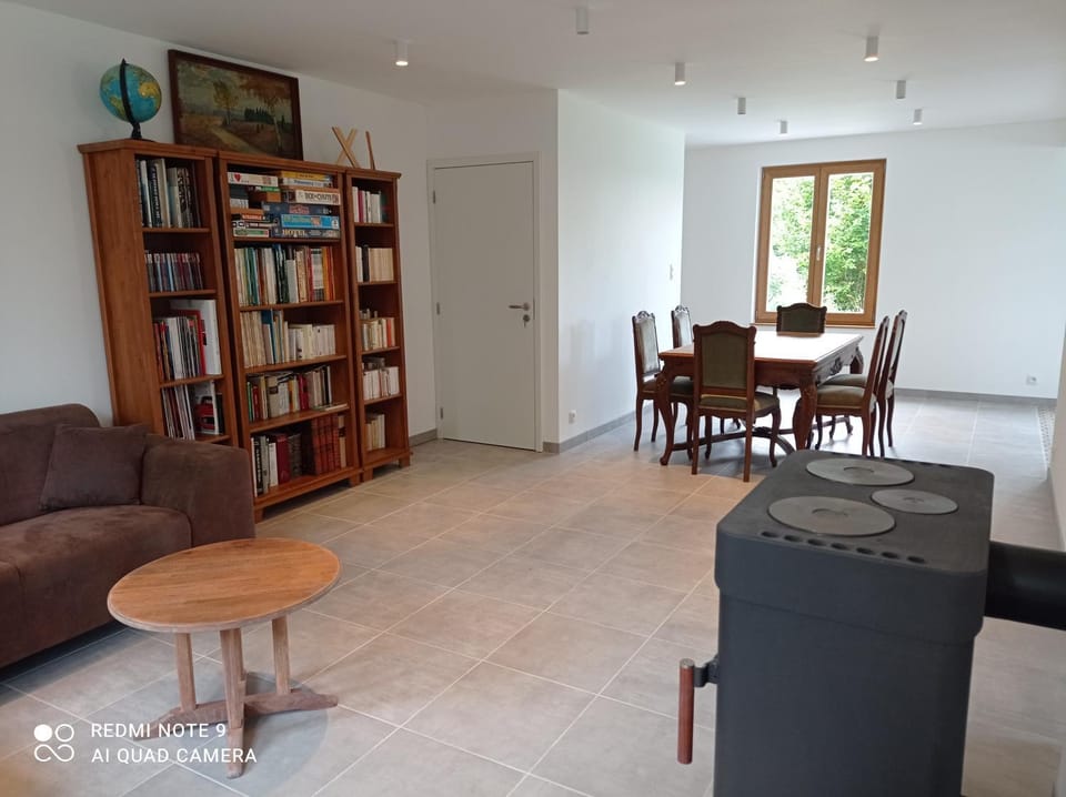 Library, Living room