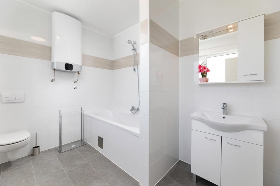 Bathroom, Bath