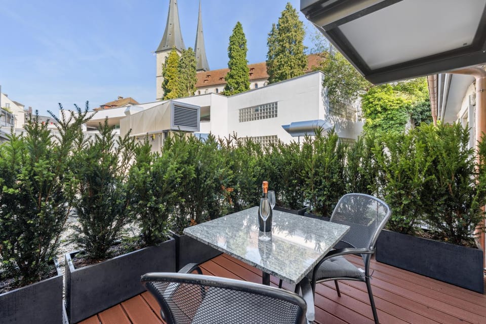 Patio, Spring, Seating area, Garden view