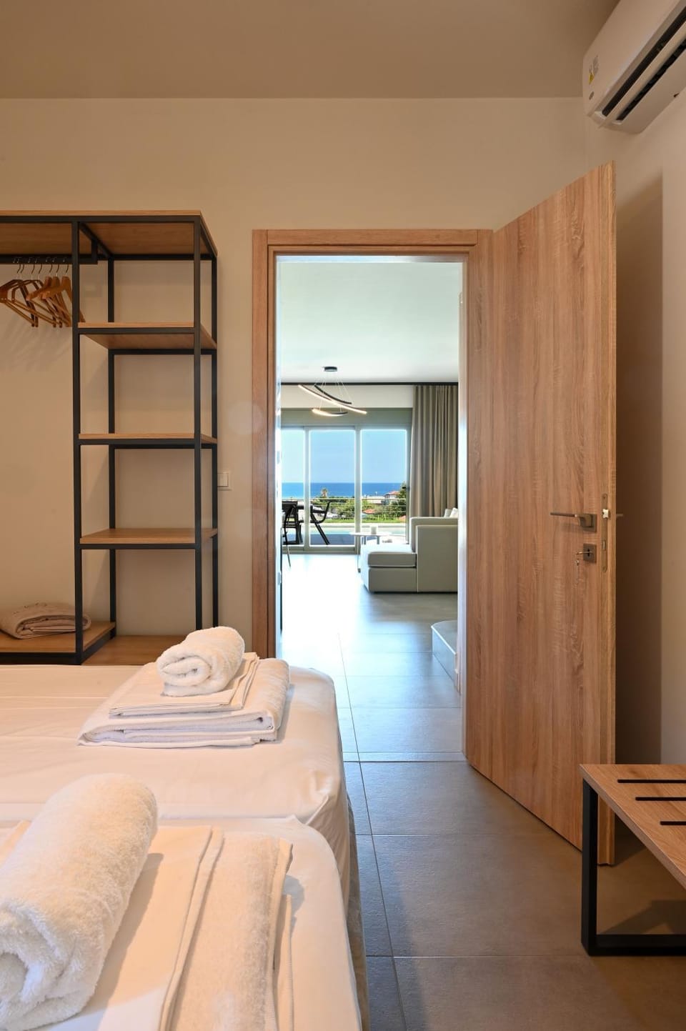 Bed, Photo of the whole room, Bedroom, towels