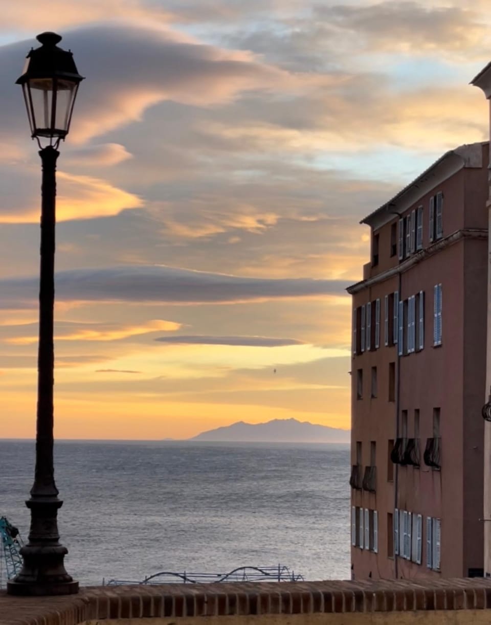 Casa Mare Bel Appartement, vue mer et vieux port Citadelle Bastia Apartment in Bastia