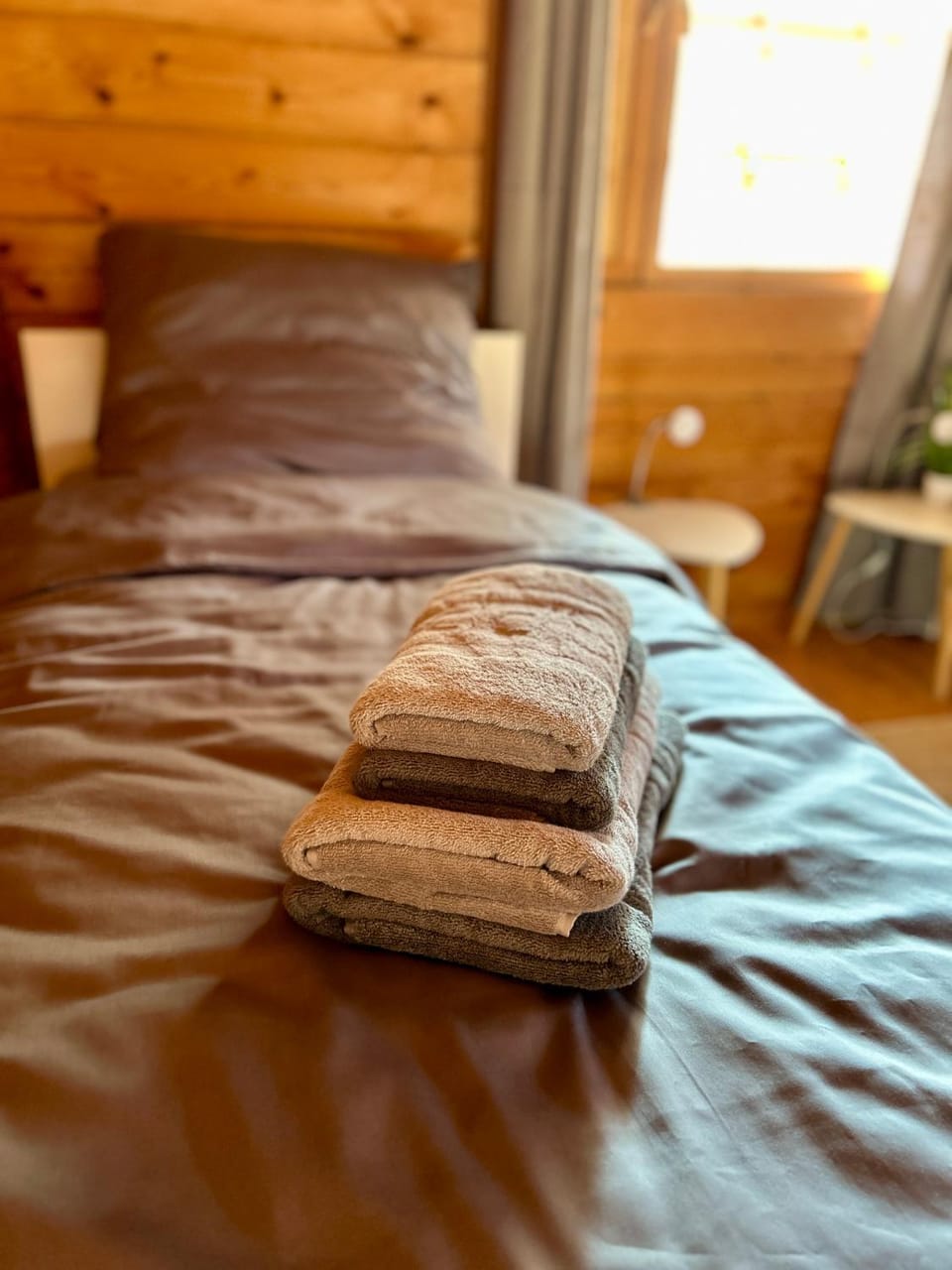 Bed, Photo of the whole room, Bedroom, towels