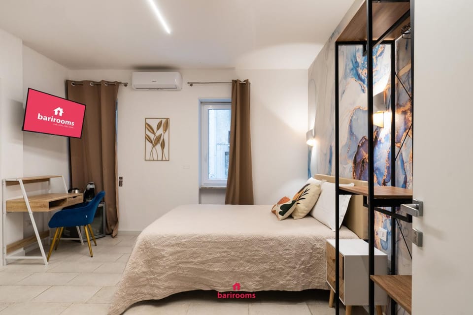 Bed, TV and multimedia, Seating area, Bedroom, air conditioner