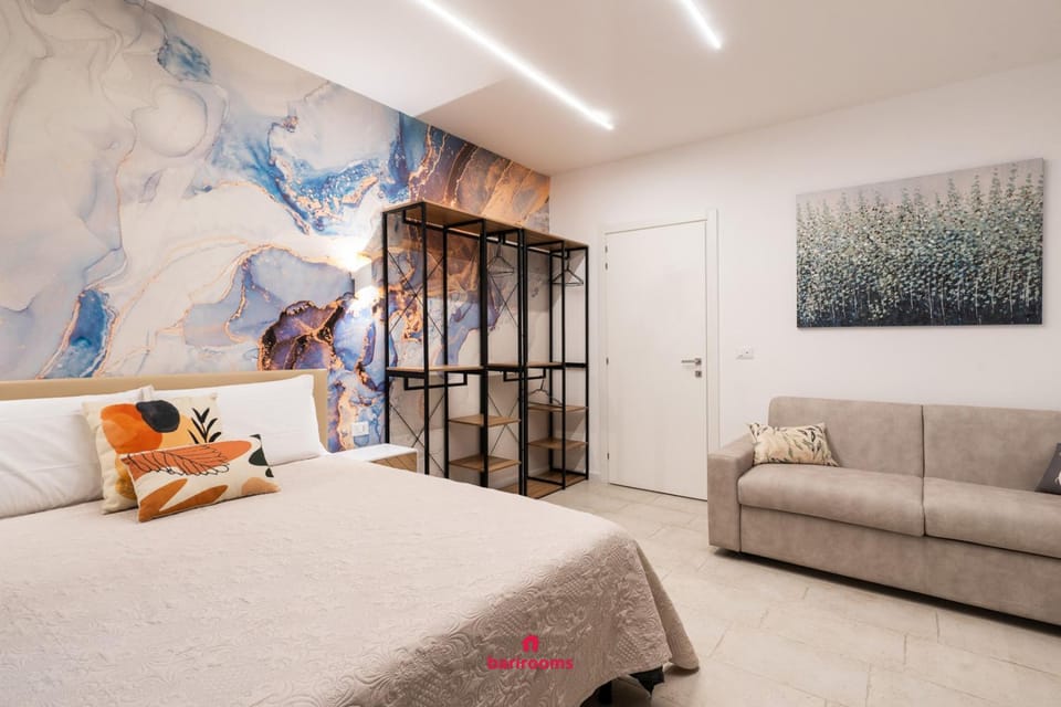 Bed, Photo of the whole room, Seating area, Bedroom, wardrobe