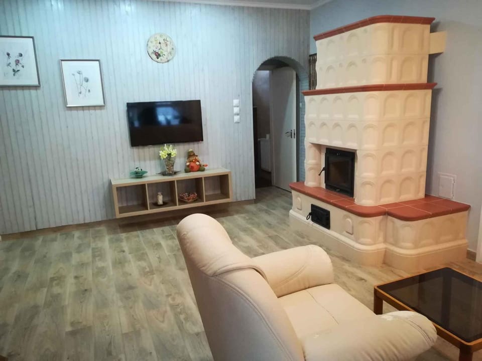Living room, Seating area, fireplace