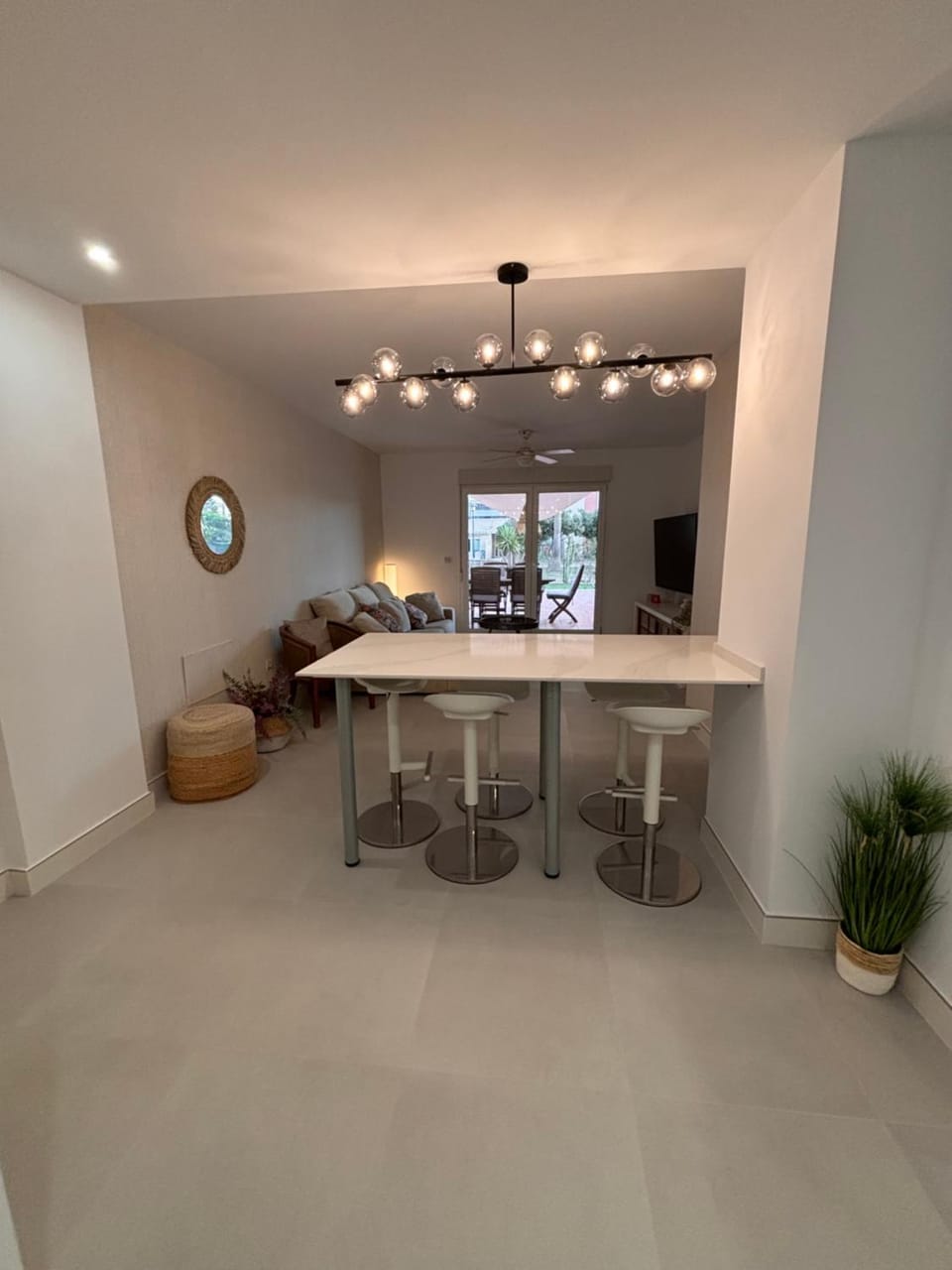 TV and multimedia, Kitchen or kitchenette, Dining area