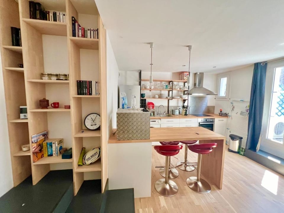 Library, Dining area