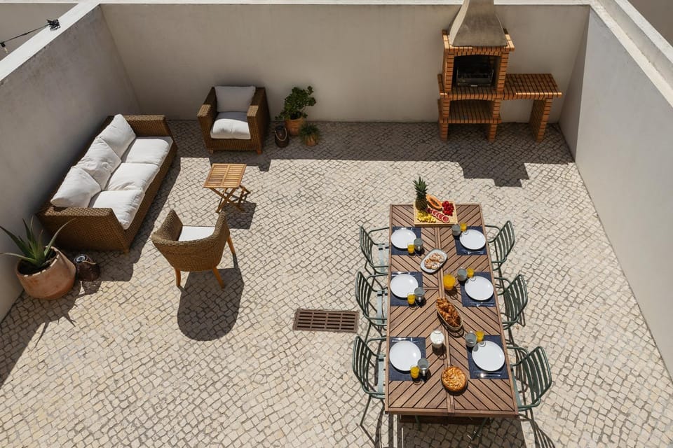 Patio, Day, BBQ facilities, Balcony/Terrace, Food and drinks, Dining area, Food