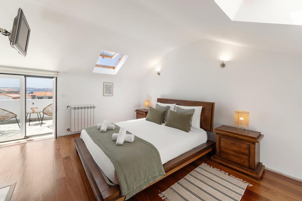 Bed, TV and multimedia, Balcony/Terrace, Bedroom, heating, towels