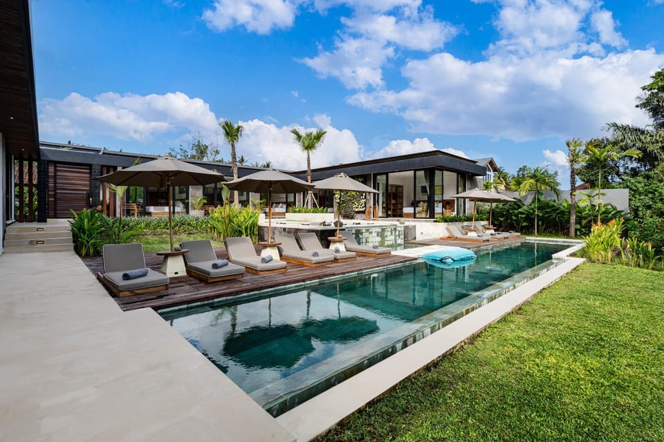 Property building, View (from property/room), Seating area, Pool view, Swimming pool, sunbed