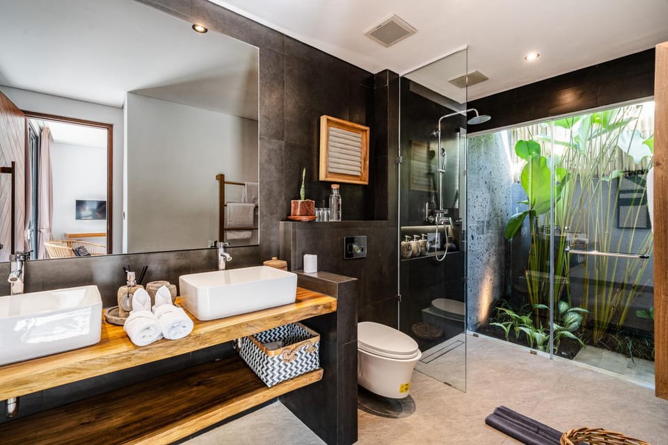 Shower, Bathroom, hair dryier, towels