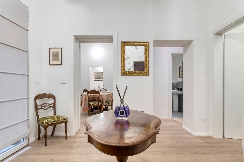 Facade/entrance, Seating area