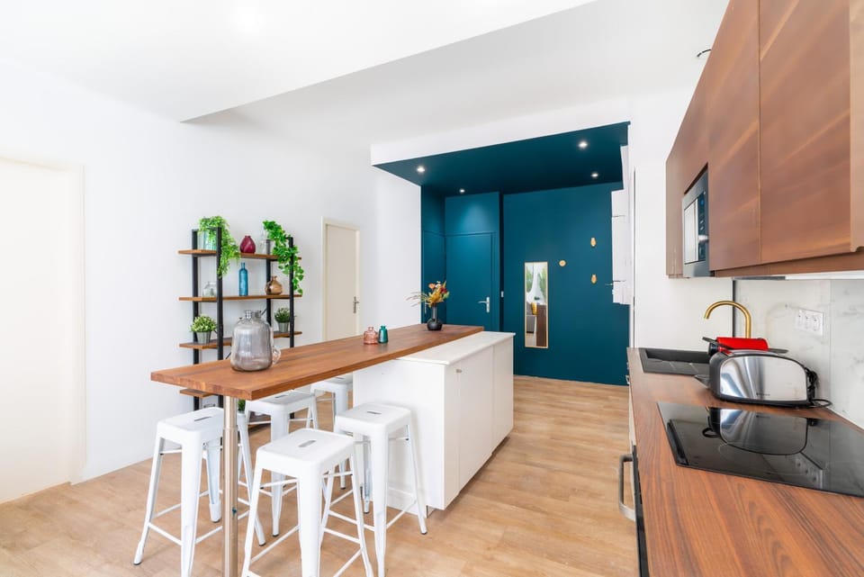 Kitchen or kitchenette, Living room, Seating area, Dining area, oven, stove