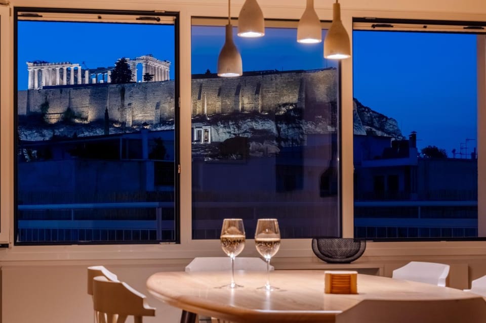 Dining area, Landmark view