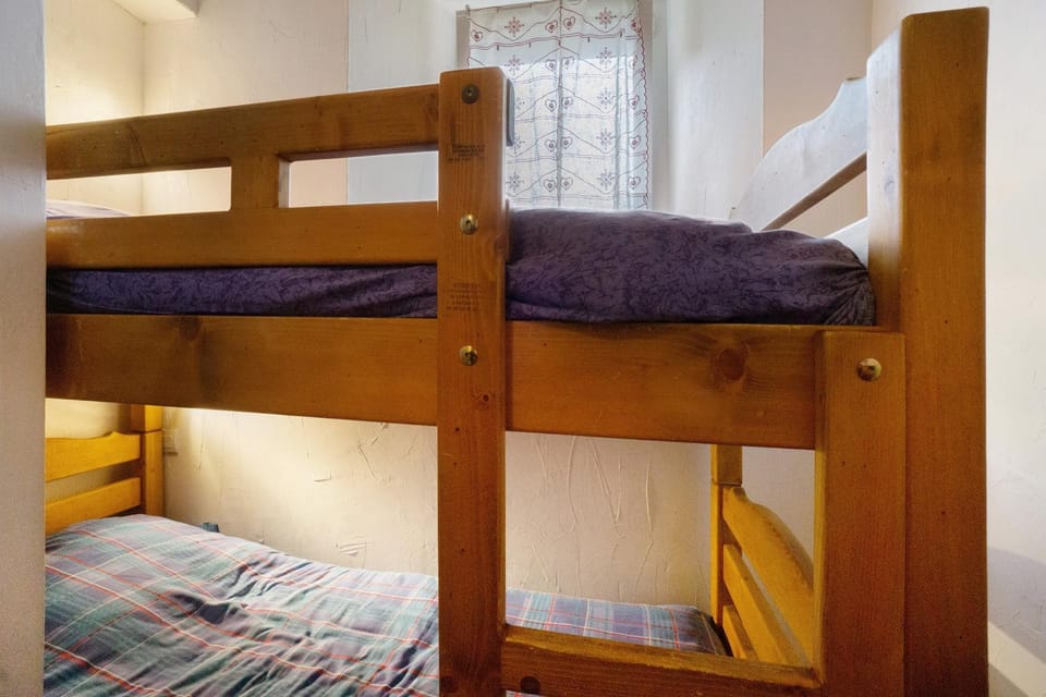 Property building, Living room, Bedroom