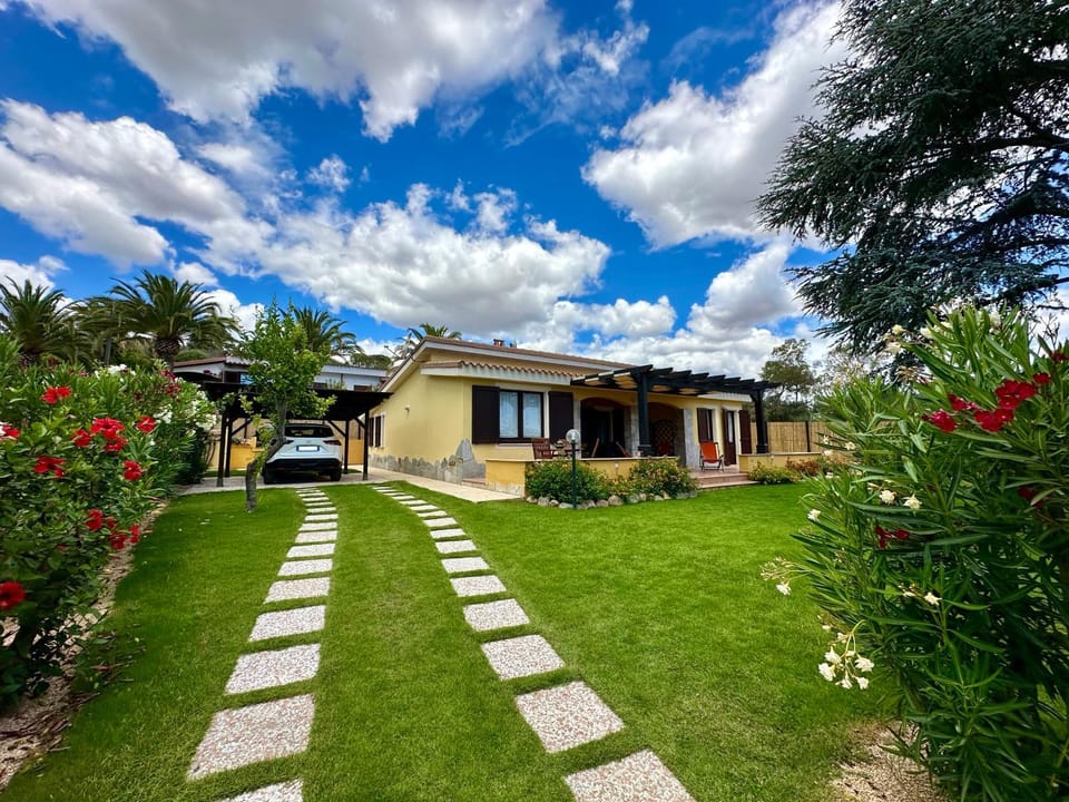 Property building, Garden, Garden view