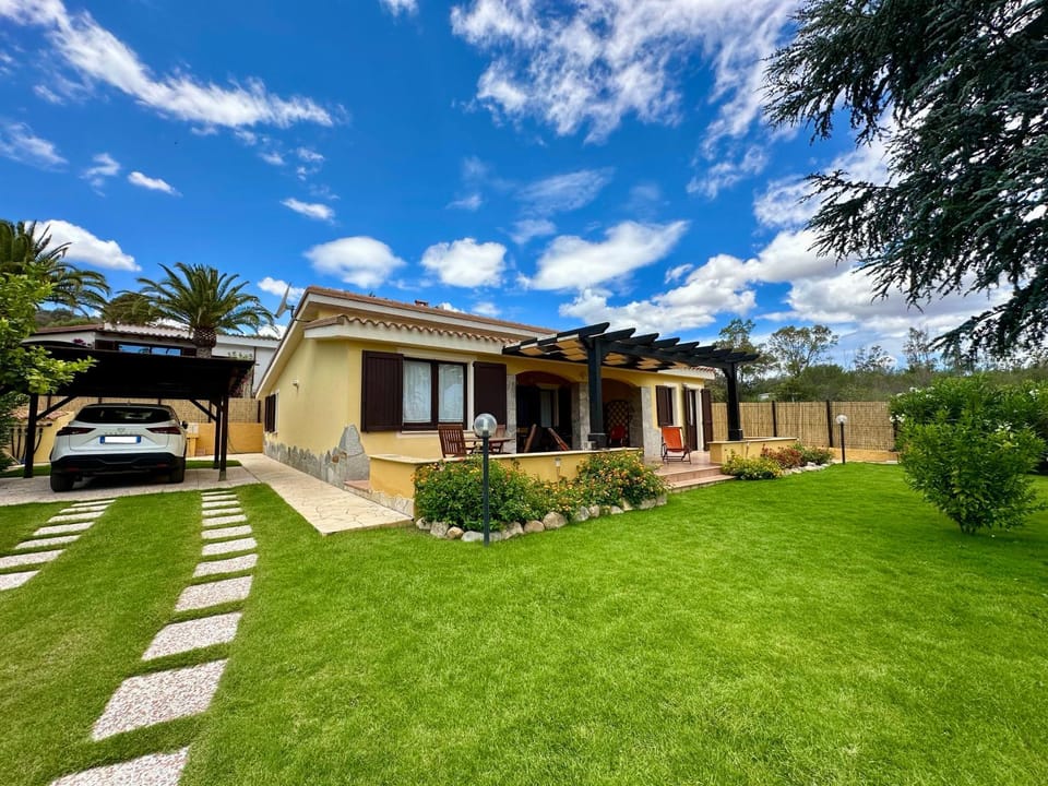 Property building, Garden, Garden view, Parking