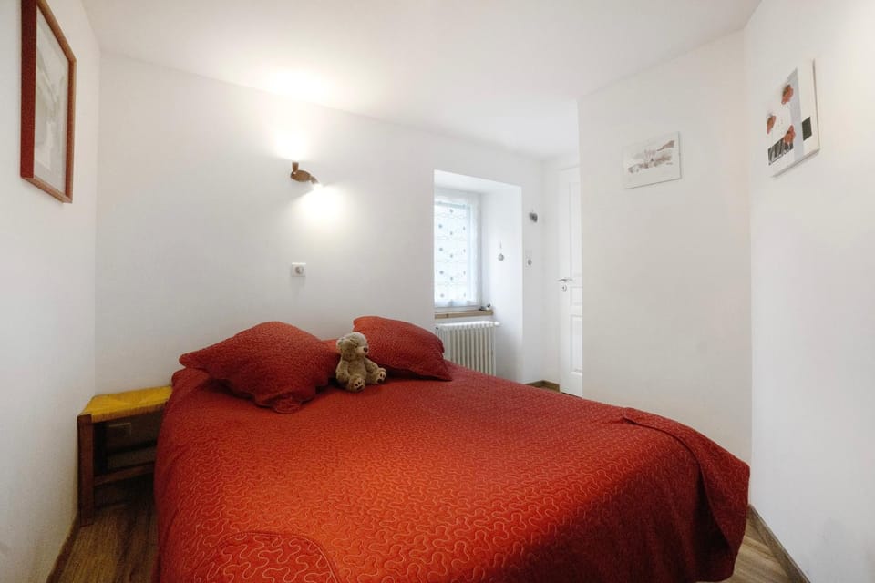 Living room, Bedroom
