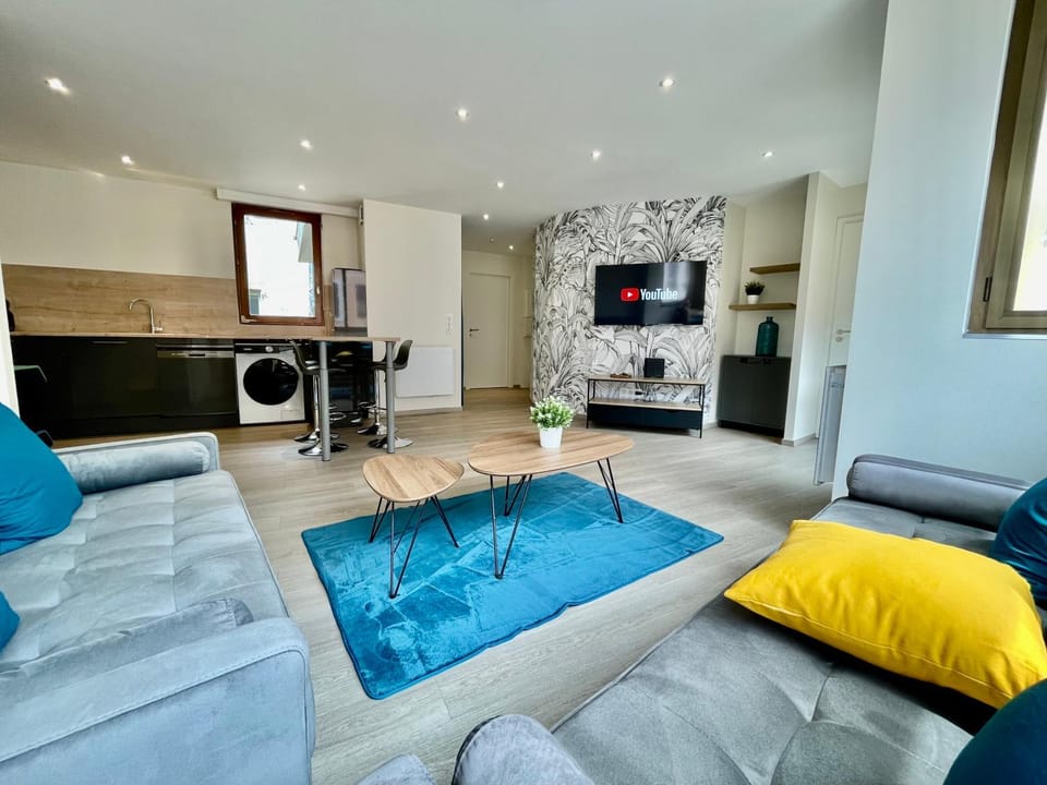 Living room, Seating area