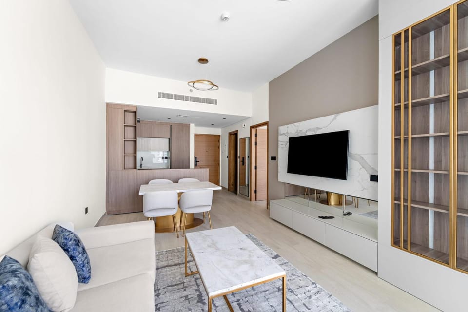 Luxurious 1 Bedroom Retreat with pool gym and game Apartment in Dubai