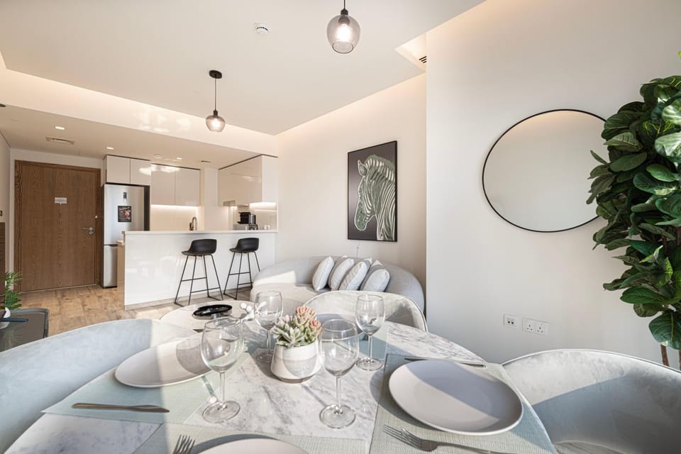 Kitchen or kitchenette, Living room, Seating area, Dining area