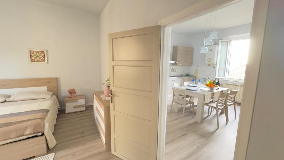 Bed, Kitchen or kitchenette, Living room, Photo of the whole room, Dining area, Bedroom