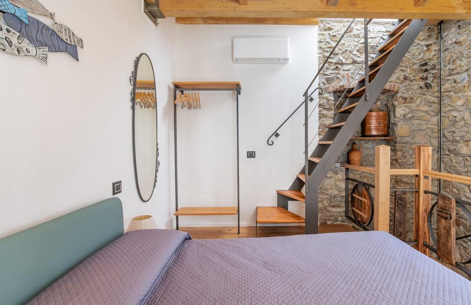 Bed, Bedroom, air conditioner