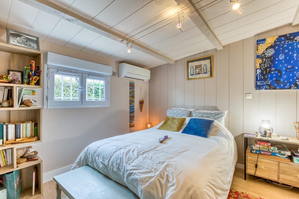 Living room, Bedroom