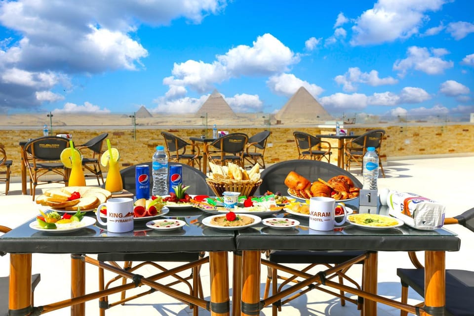 Day, Natural landscape, View (from property/room), Balcony/Terrace, Food and drinks, Dining area, Food, Lunch, Dinner, Drinks